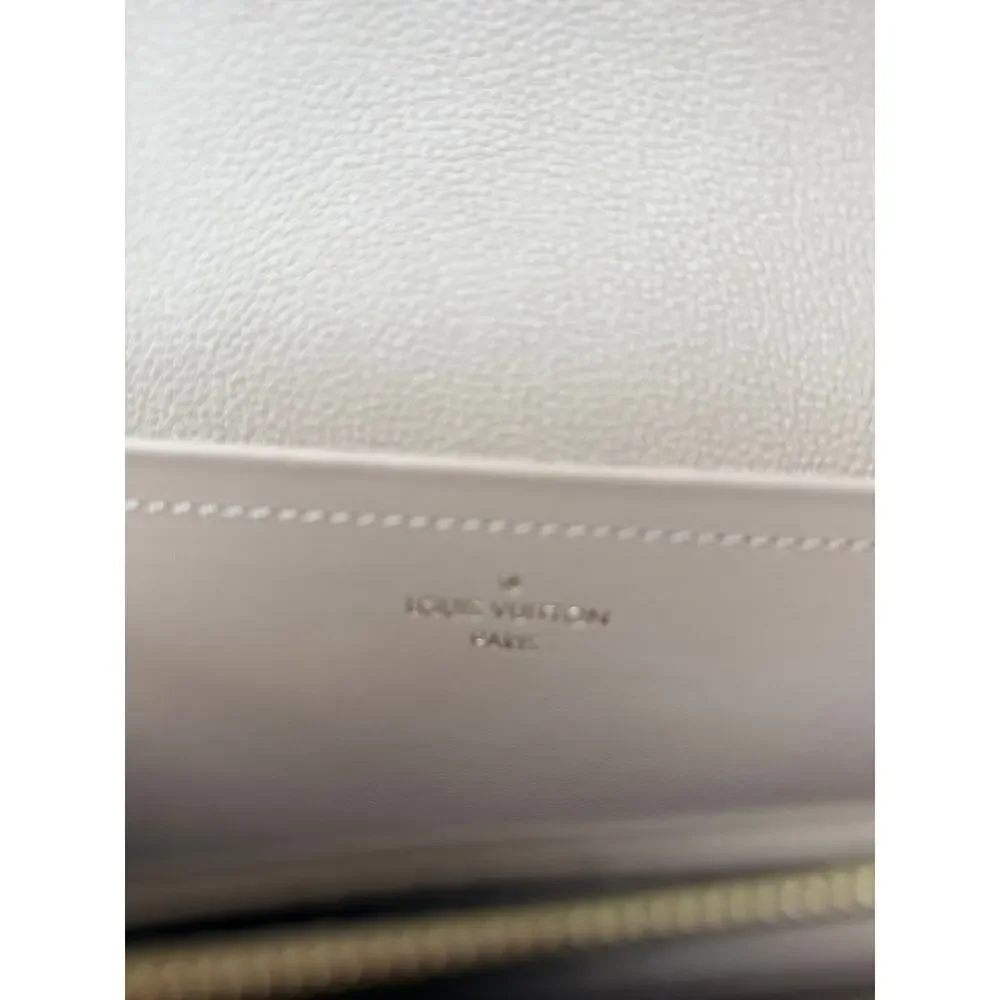 NEW Louis Vuitton M46199 Marceau Handbag in Turtledove